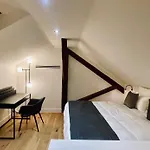 Alfred - Appart-hotel - - Centre Historique Aparthotel Digione