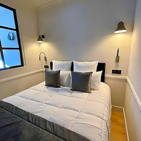 Alfred - Appart-hotel - - Centre Historique 4*