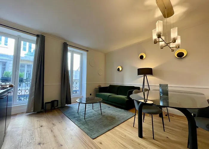 Alfred - Appart-hotel - - Centre Historique 4*