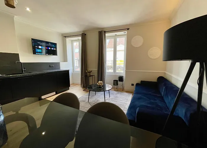 Alfred - Appart-hotel - - Centre Historique 4*