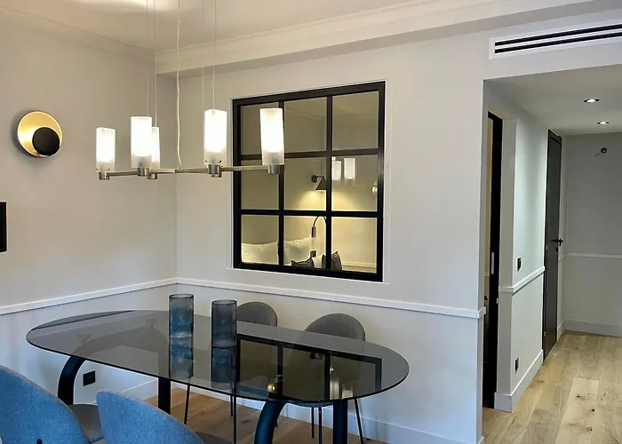 Alfred - Appart-hotel - - Centre Historique 4*